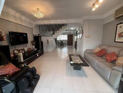 Blk 221 Bukit Batok East Avenue 3 (Bukit Batok), HDB Executive #470419351